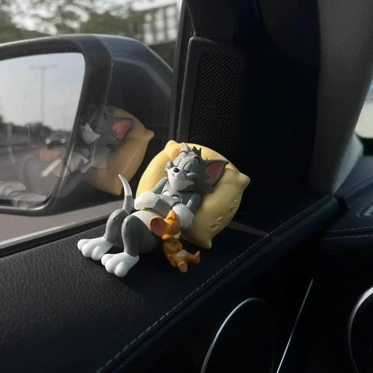 Cartoon Decoration Tom Cat Jerry Mouse Cat Ornament Cute Desk Decorations Adorable Figurines Toy Figures Car Home Decoration